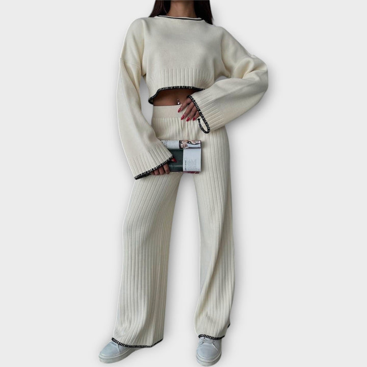 Zane - Adīta komplekts ar īsu džemperi un izsmalcinātām detaļām