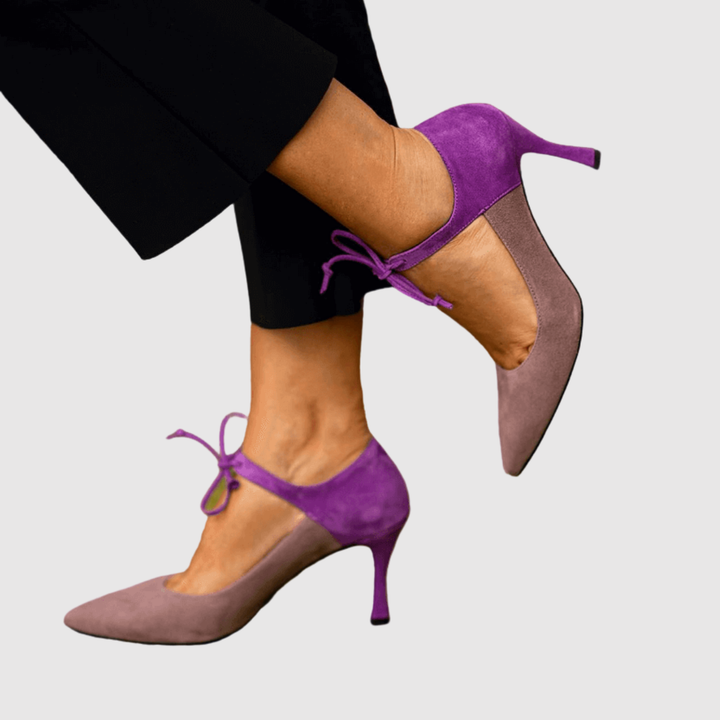 Теодора - Двуцветни помпи с анкилрем и женствена панделка