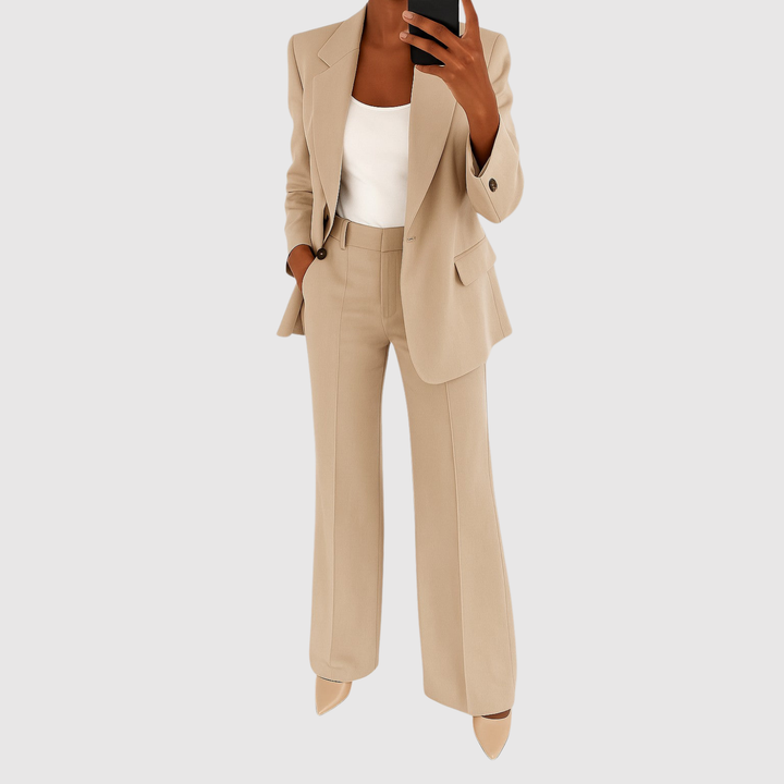 Виктория – Класически гащеризон с модерен обрат