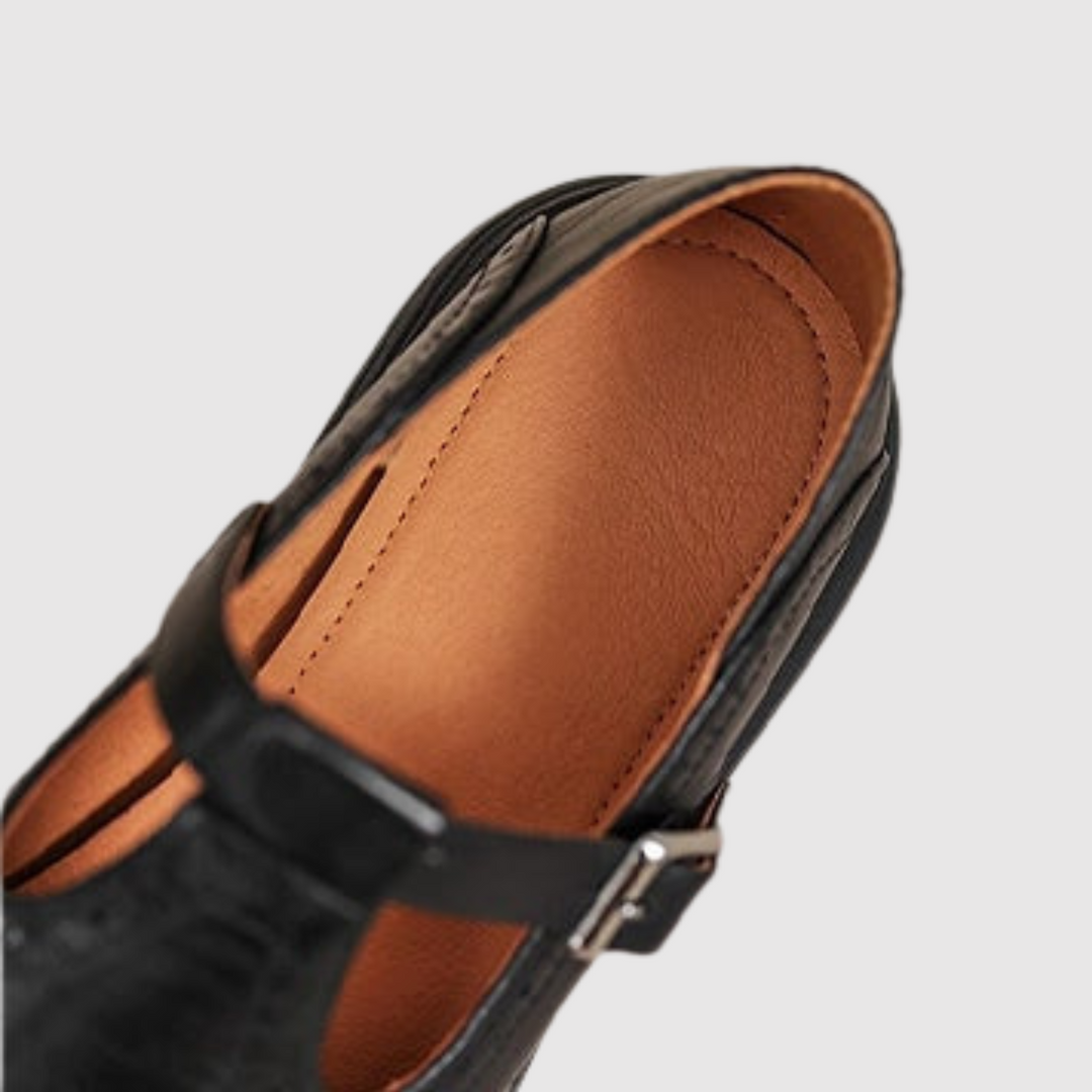 Йоана - Класически дамски обувки с стилни детайли