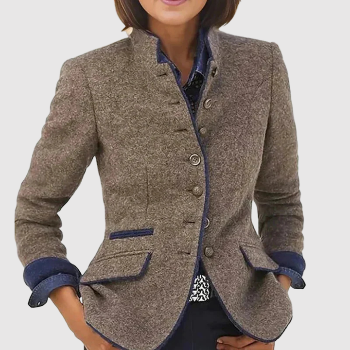 Габриела – Туид блейзър с класически детайли