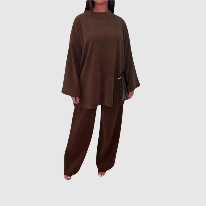 Виктория – Свободен костюм в неформален стил