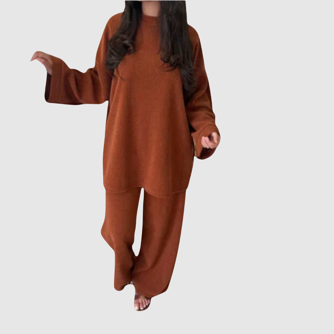 Виктория – Свободен костюм в неформален стил