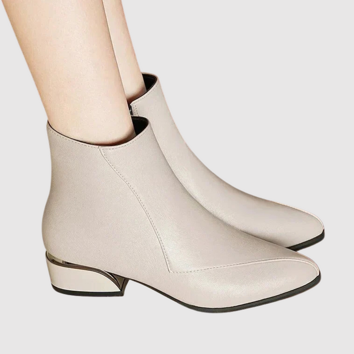 Теодора - Анклетни ботуши с елегантност и комфорт