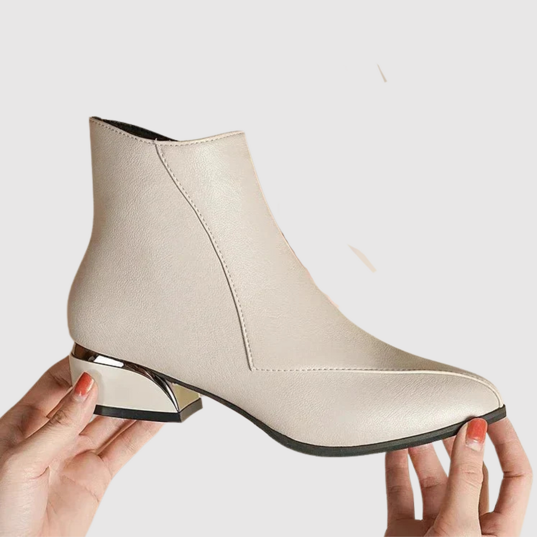 Теодора - Анклетни ботуши с елегантност и комфорт