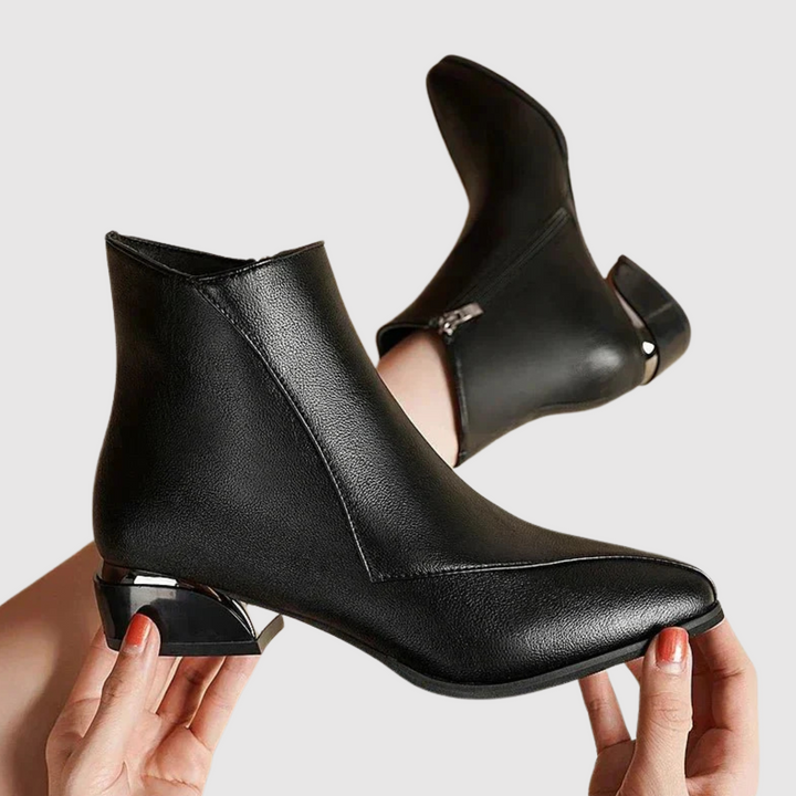 Теодора - Анклетни ботуши с елегантност и комфорт