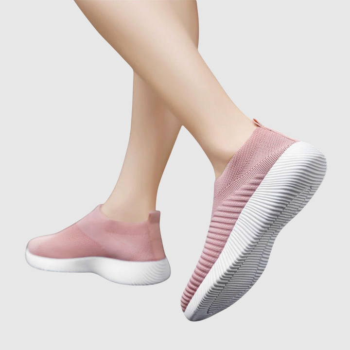 Симона – Дишащи маратонки с леко прилягане