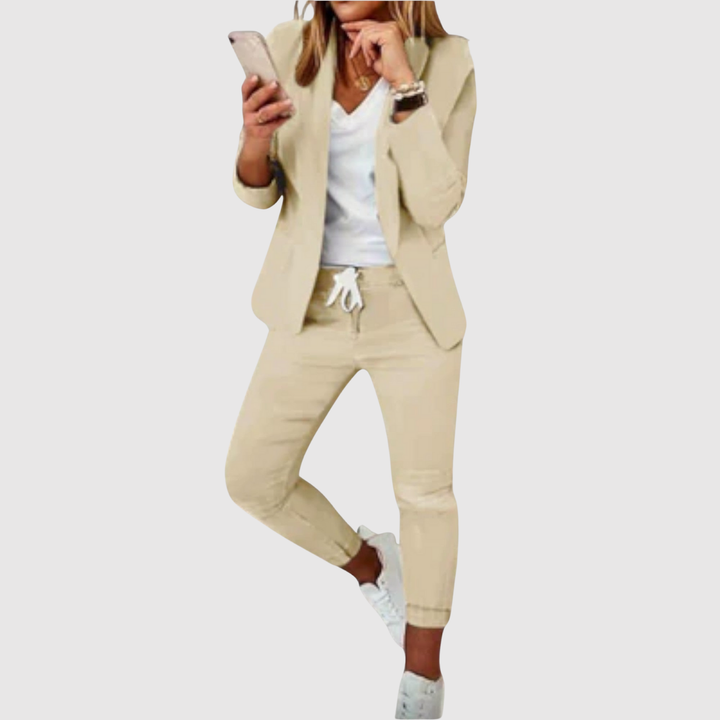 Виктория – Класически гащеризон с модерен дизайн