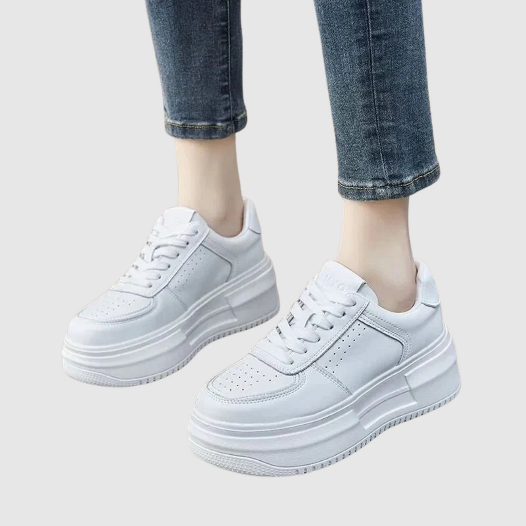 Симона – Минималистични бели маратонки в стил платформа