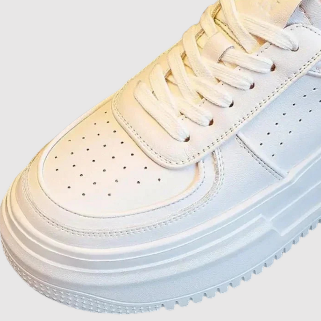 Симона – Минималистични бели маратонки в стил платформа