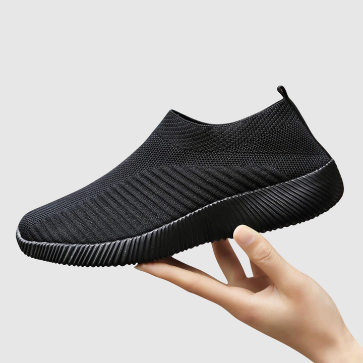 Симона – Дишащи маратонки с леко прилягане