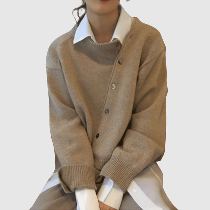 Клара – Кардиган с модерна простота