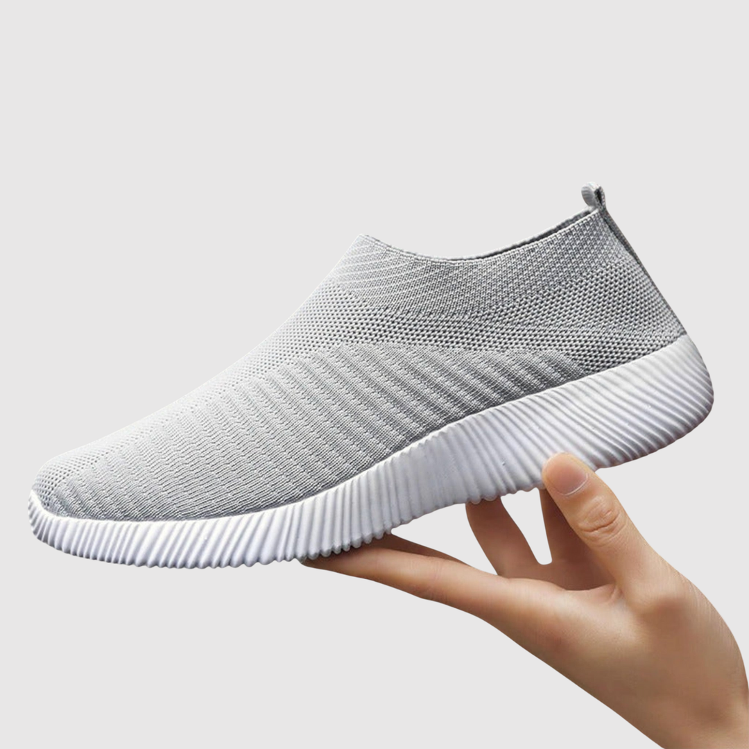 Симона – Дишащи маратонки с леко прилягане