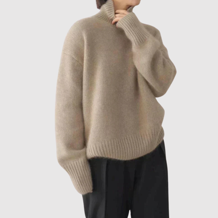 Клара - Мек пуловер с висока яка