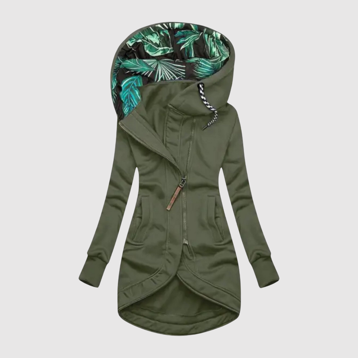 Елена – Парка с шарена качулка