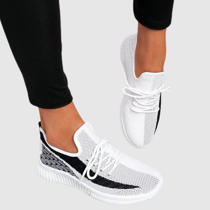 Симона – Спортен вид с лек комфорт