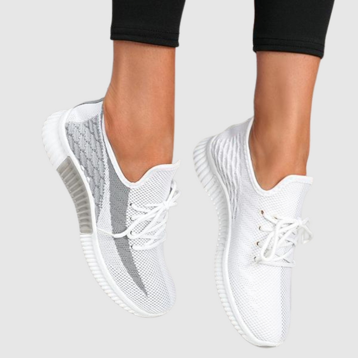 Симона – Спортен вид с лек комфорт