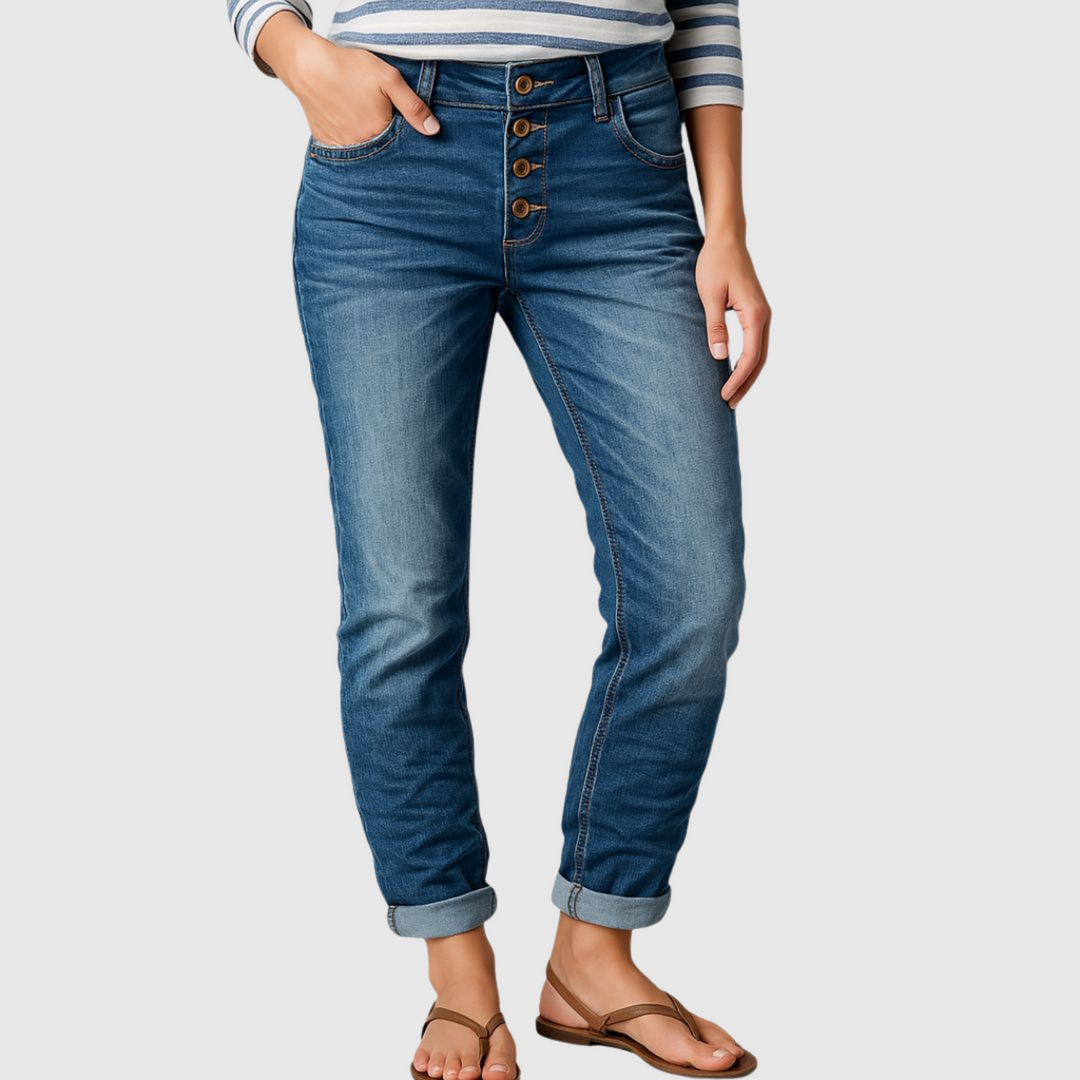 Полина – Тесни дънки с класически крой