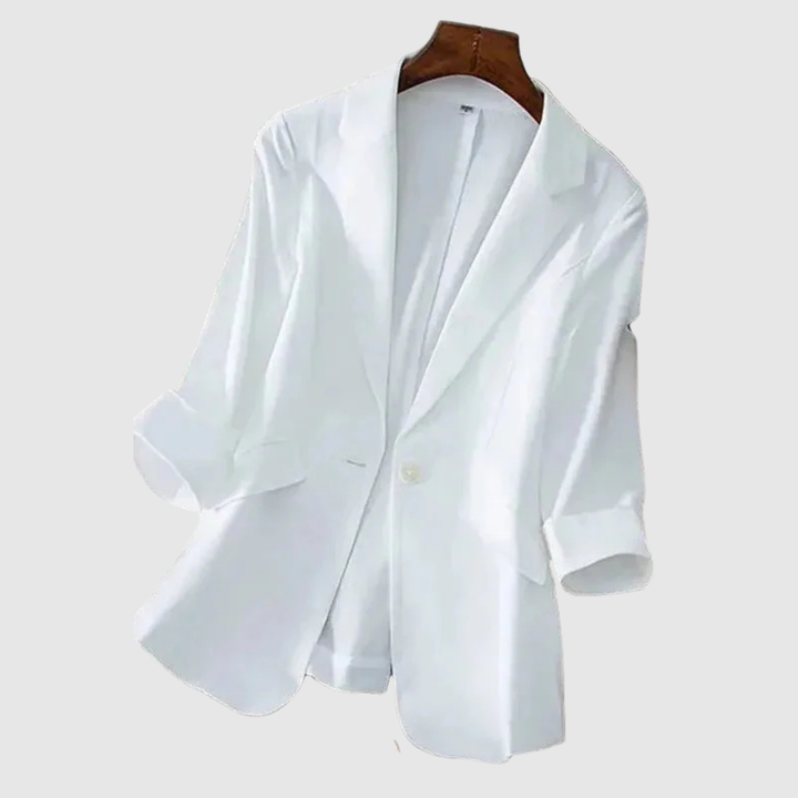 Габриела – Класически блейзър с удобен силует