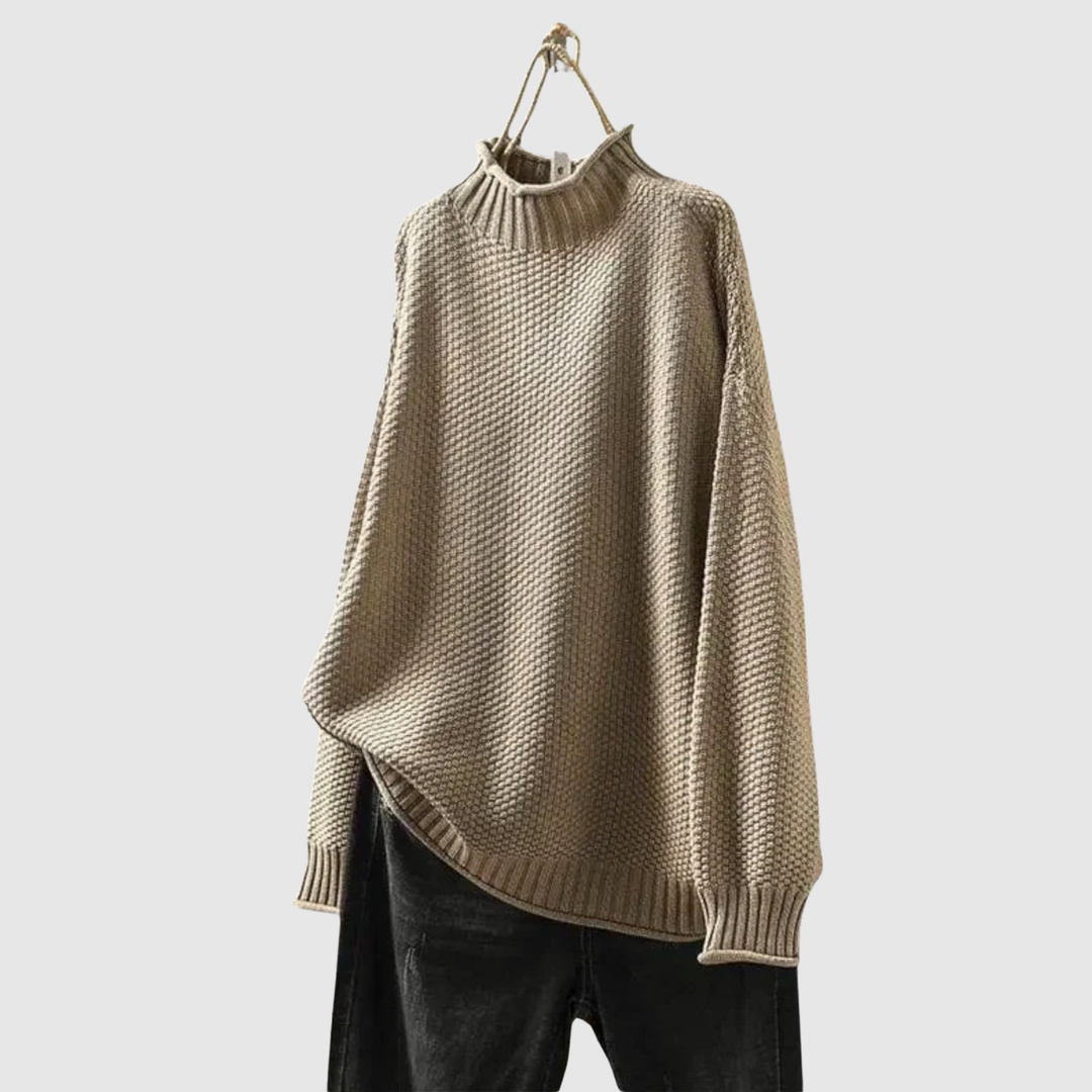 Клара – Структурен пуловер с свободна кройка и висока яка