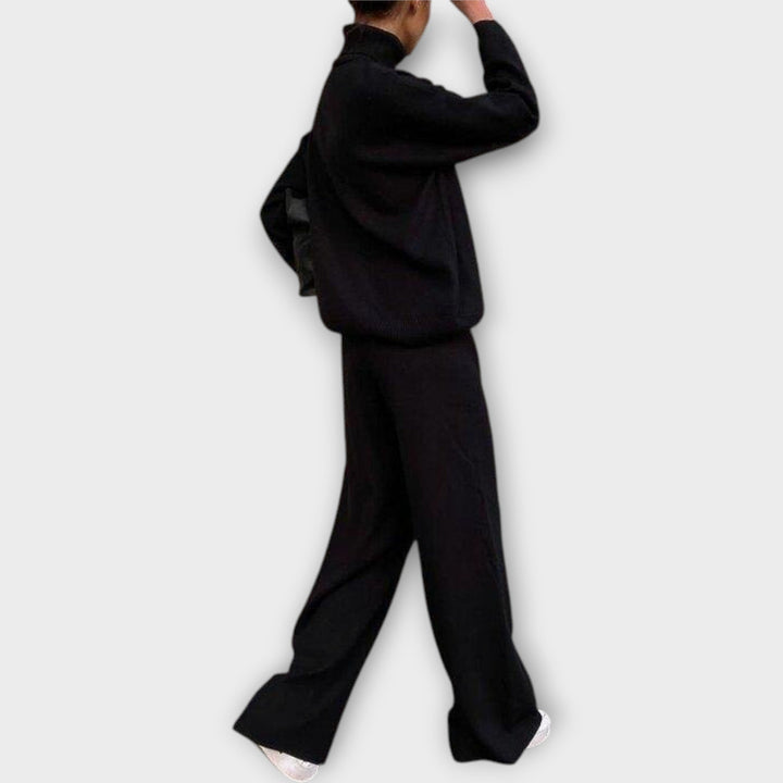 Madara - Adīts komplekts ar apkakli un biksēm