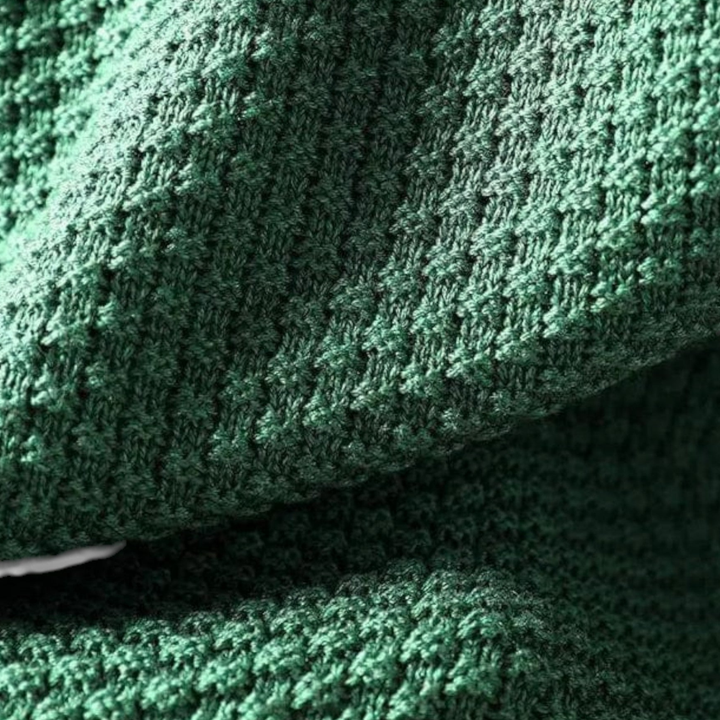 Клара – Структурен пуловер с свободна кройка и висока яка