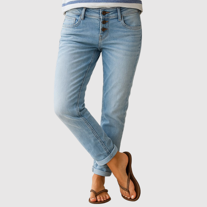 Полина – Тесни дънки с класически крой