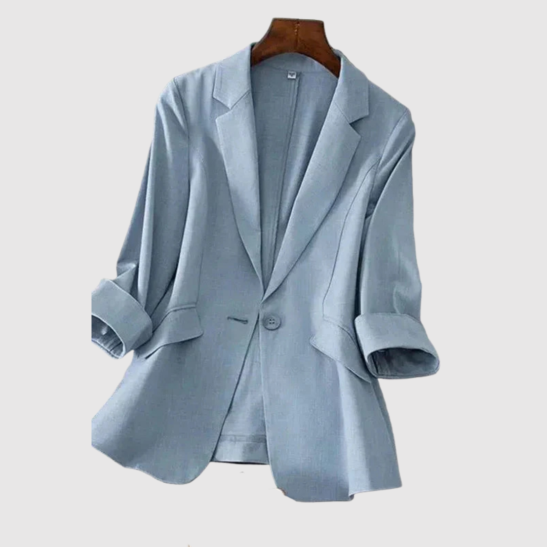 Габриела – Класически блейзър с удобен силует