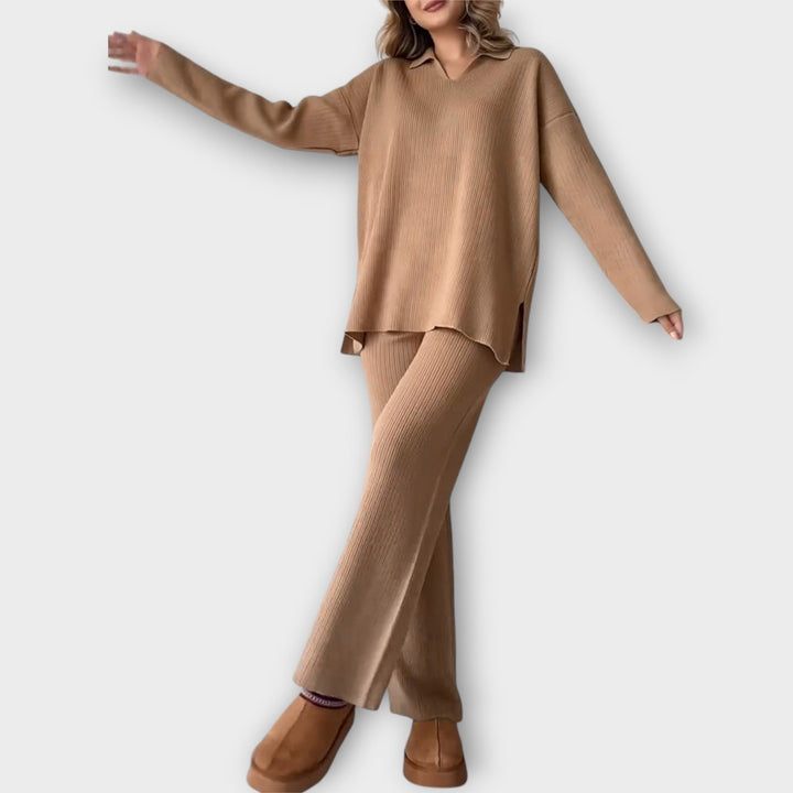 Ilze - Komplekts ar brīvu griezumu un minimālistisku dizainu