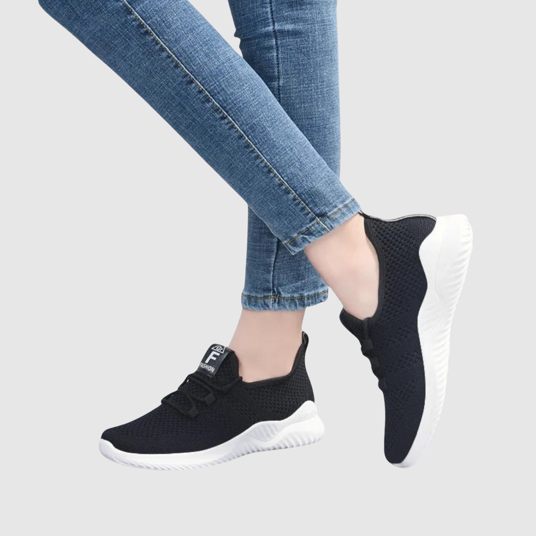 Симона – Лекотежки маратонки за ежедневно носене