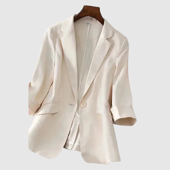 Габриела – Класически блейзър с удобен силует