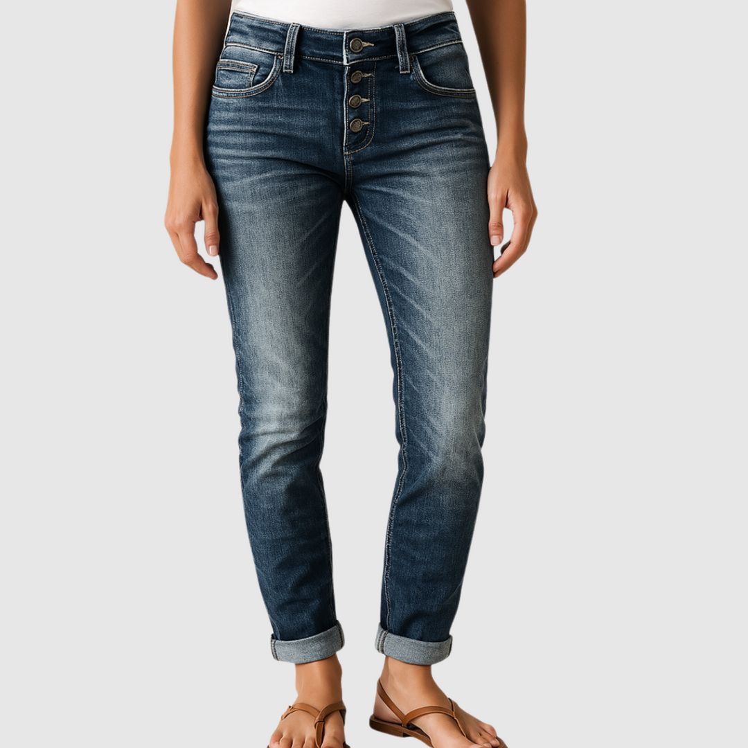 Полина – Тесни дънки с класически крой