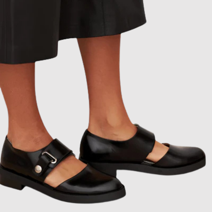 Йоана – Класически обувки Mary Jane от черна кожа