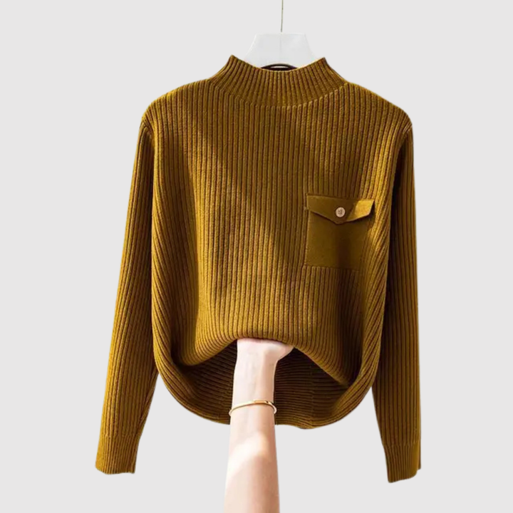 Клара – Стръкна блуза с джоб на гърдите