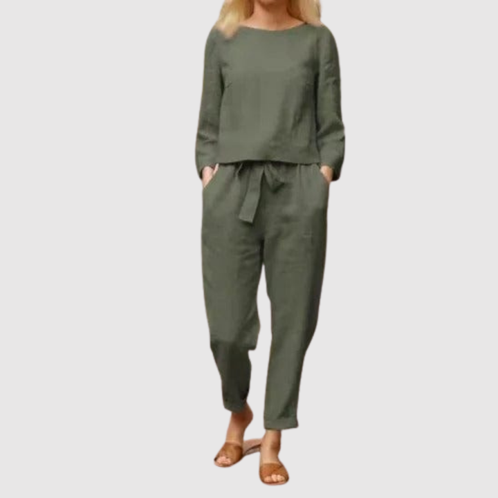 Виктория – Удобен комплект с панталони и блуза