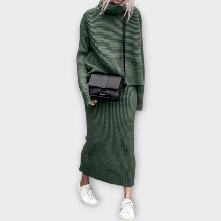 Evija - Adīta komplekta ar apkakli un svārkiem