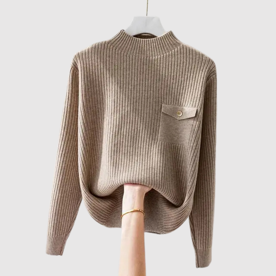 Клара – Стръкна блуза с джоб на гърдите