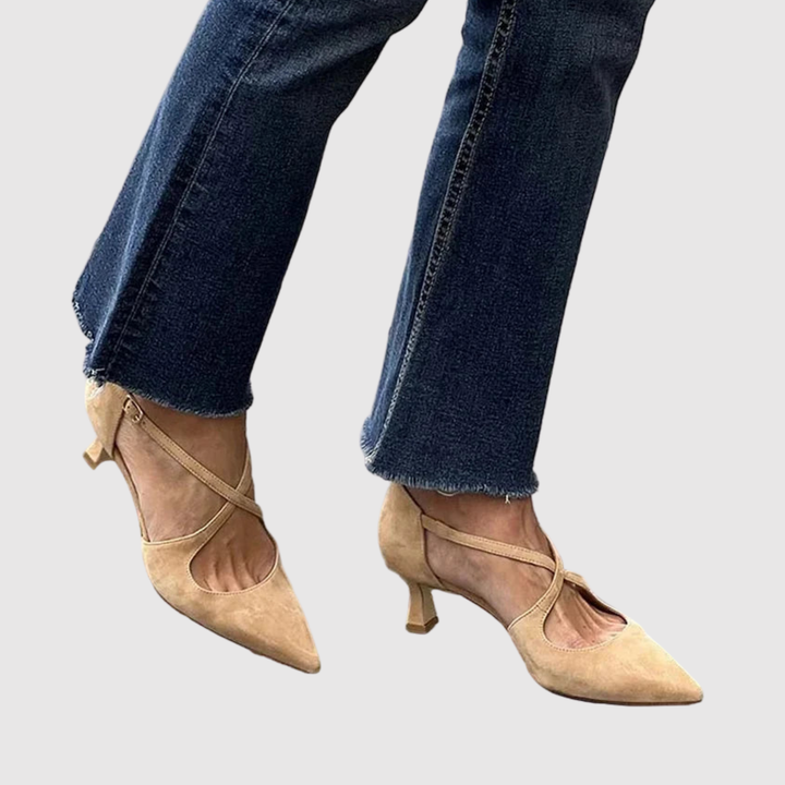 Теодора - Токчета с остър нос и кръстосани ремъци