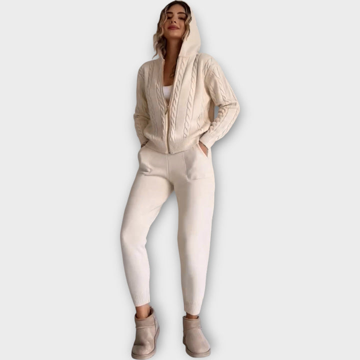 Laura - Adīta komplekts ar kapuci un kardigānu