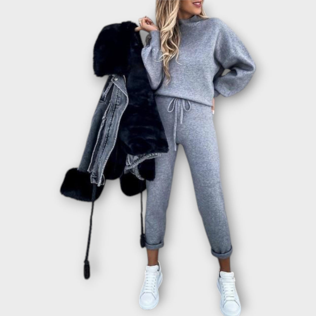 Una - Komplekts ar ērtu piegulšanu un nesensto rafinētumu