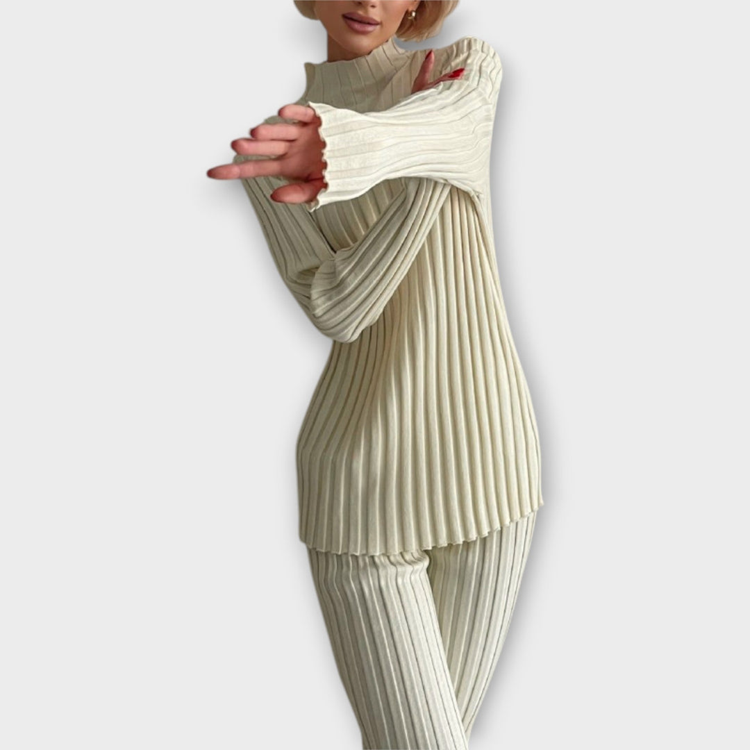 Elīna - Adīts komplekts ar mūsdienīgu griezumu