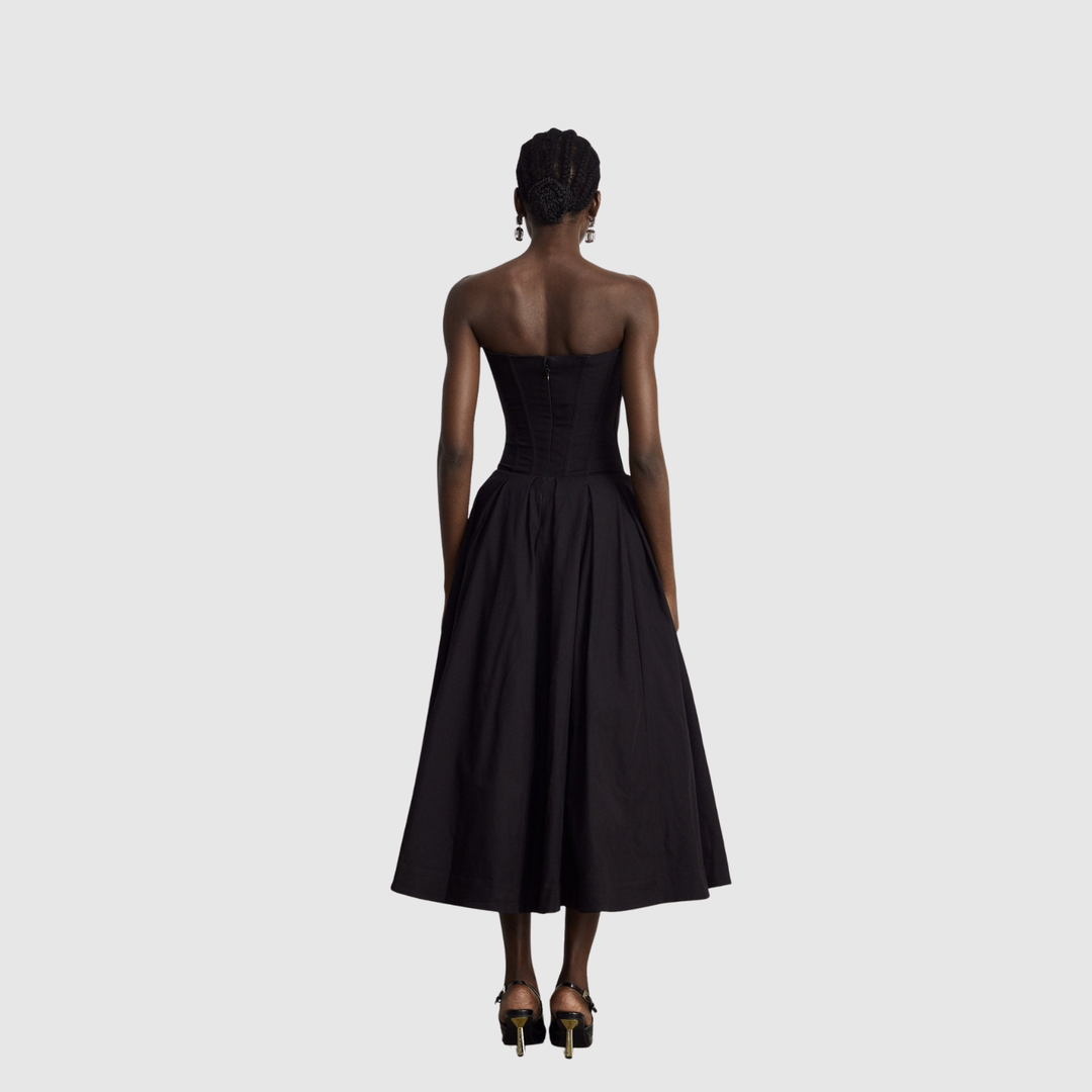 Лилия – Безрамкова вечерна рокля в черно