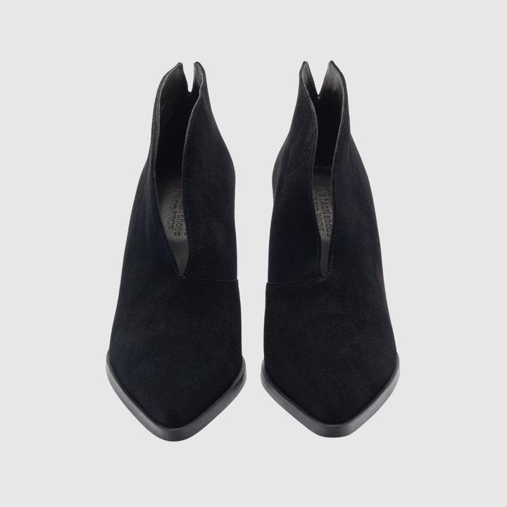 Теодора - Боти с остър нос