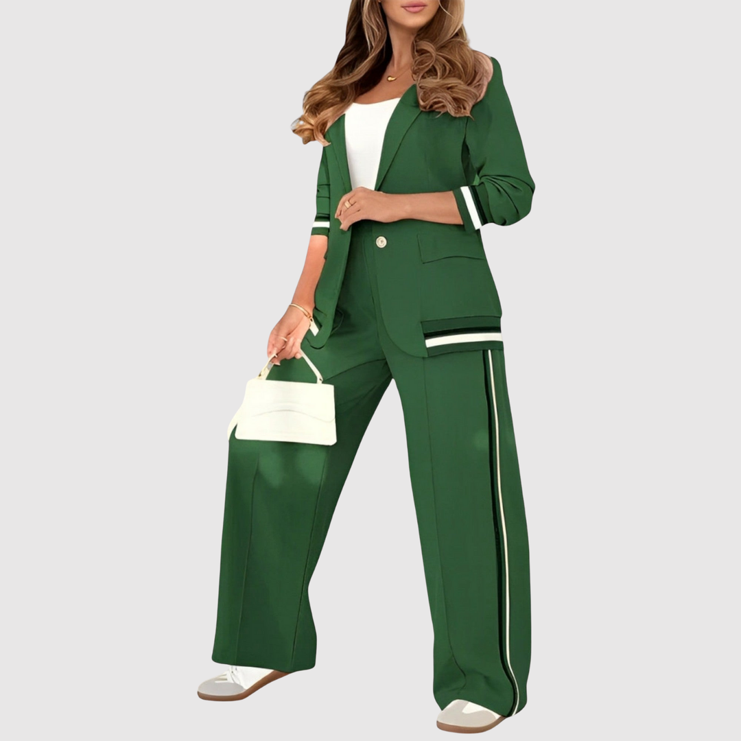 Виктория – Модерна гащеризон с спортни детайли