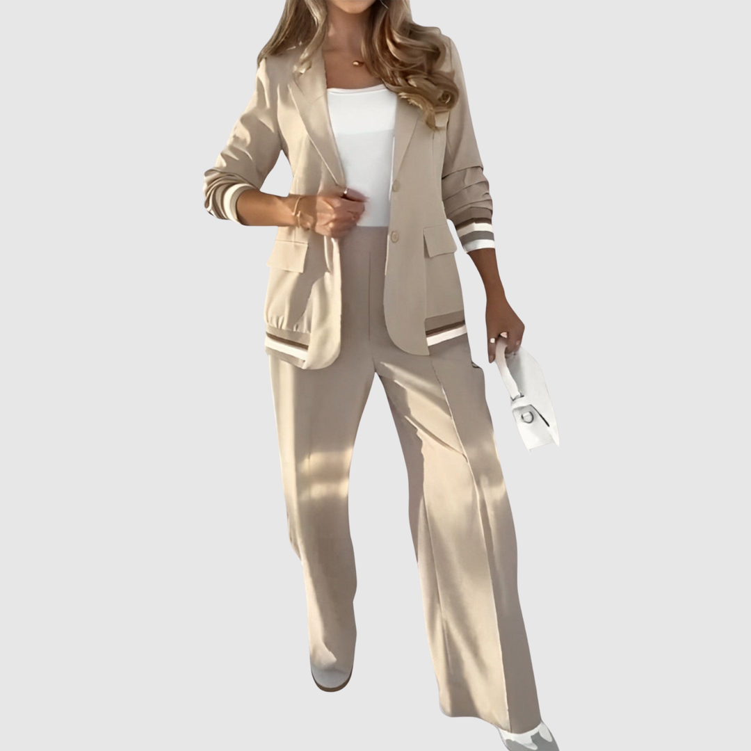 Виктория – Модерна гащеризон с спортни детайли