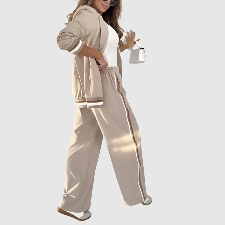 Виктория – Модерна гащеризон с спортни детайли