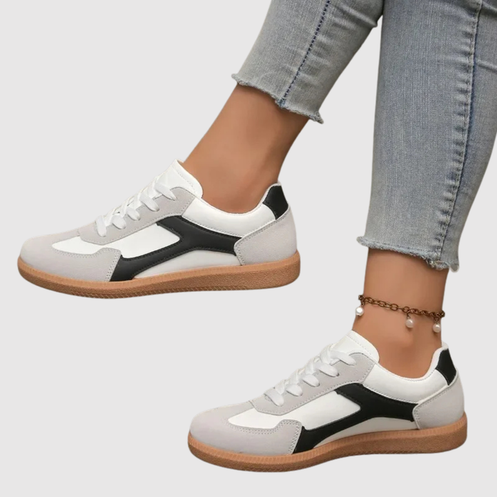 Симона – Маратонки с контрастни детайли