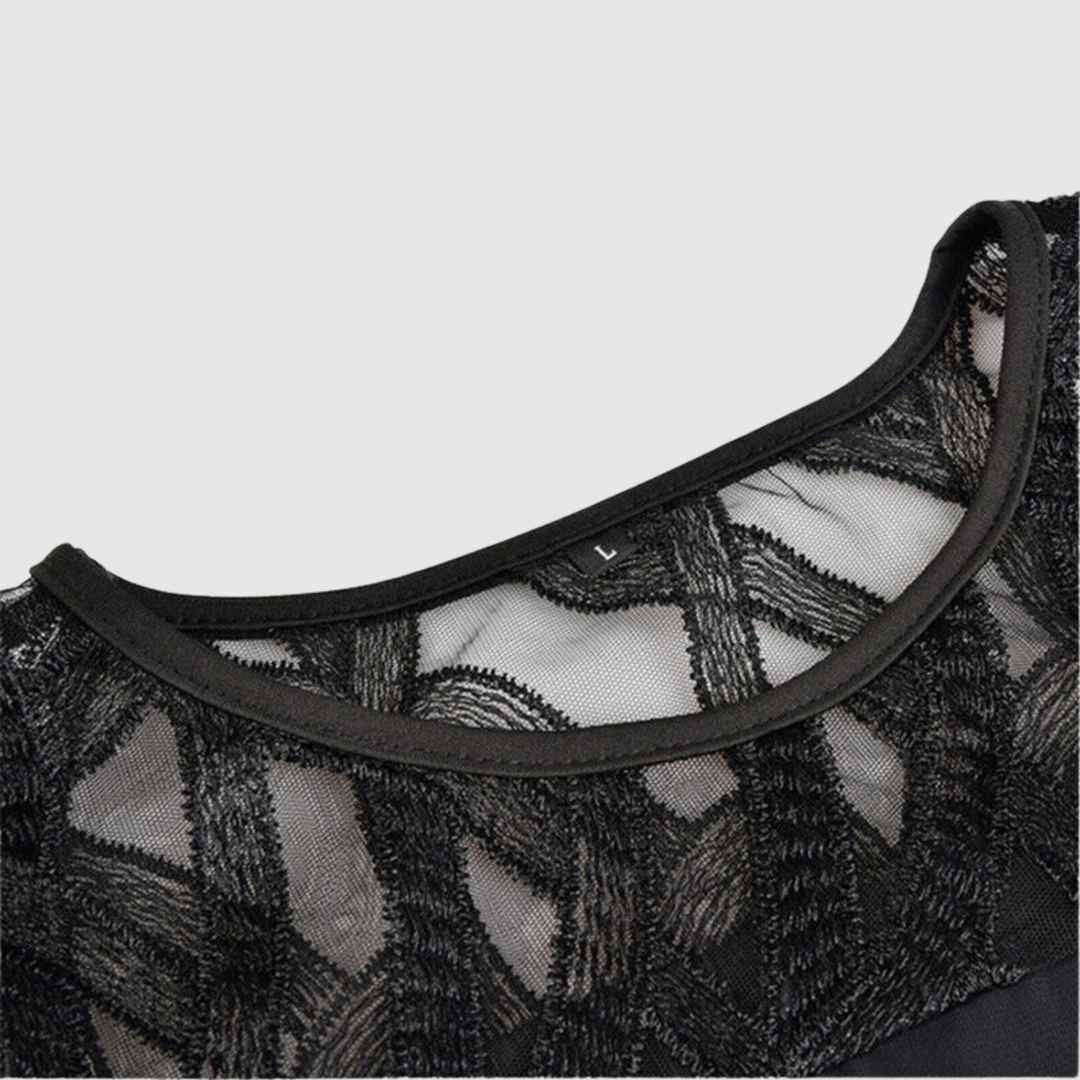 Лилия – Вечерна рокля с дантелени ръкави и течен шифон