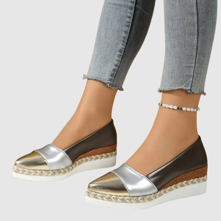 Йоана - Ортопедични дамски обувки с ток и метален завършек