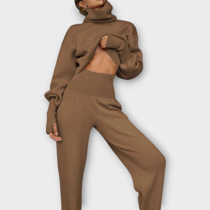 Sabīne - Adīts komplekts ar golfu un brīvu piegriezumu